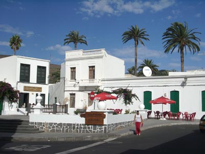 Beliebtes Ausflugsziel auf Lanzarote: Haria und das Tal der 1000 Palmen
